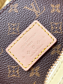 Louis Vuitton Croissant PM Bag