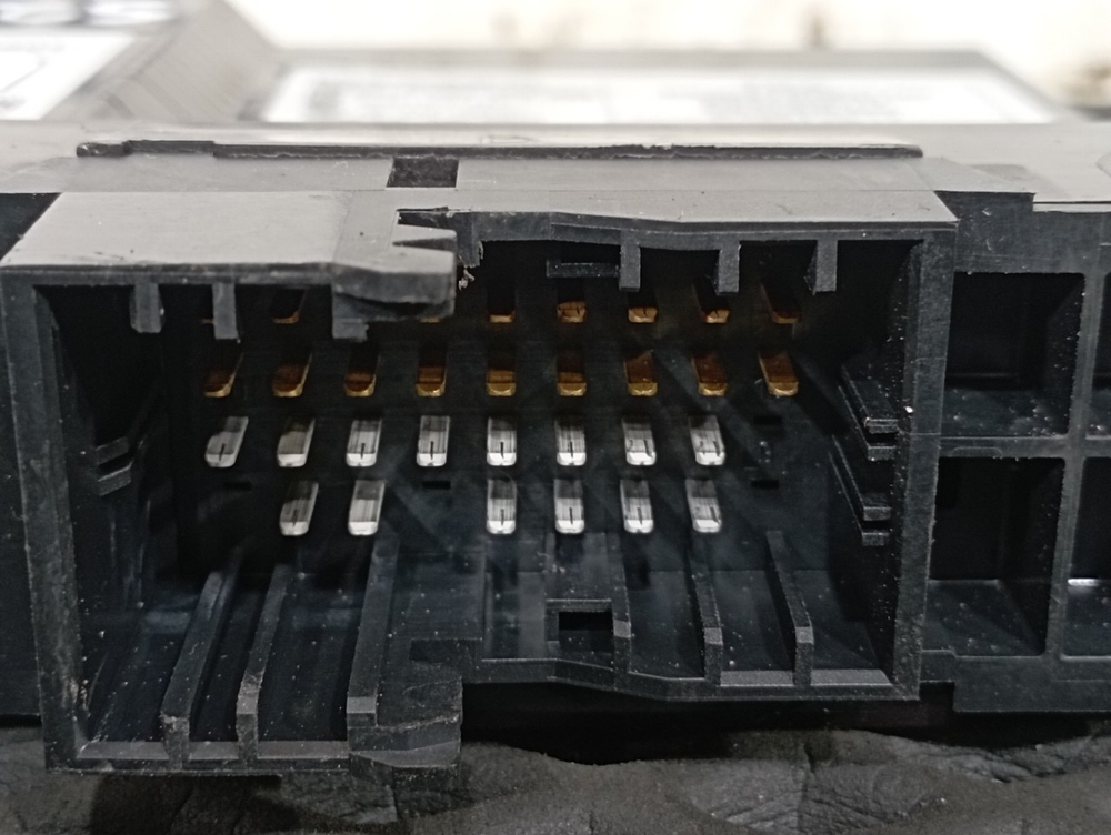 Блок управления двери левой 2020г.