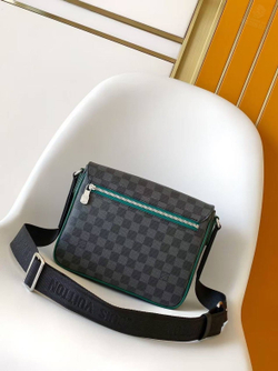 Сумка через плечо Louis Vuitton District