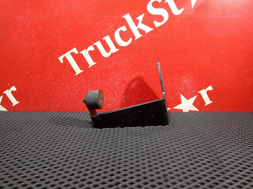 Кронштейн глушителя основного