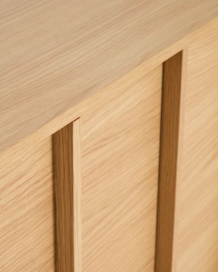 Комод Onix с отделкой из дубового шпона натурального оттенка, 150 x 80 см