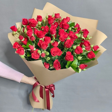 Букет из 11 красных кустовых роз