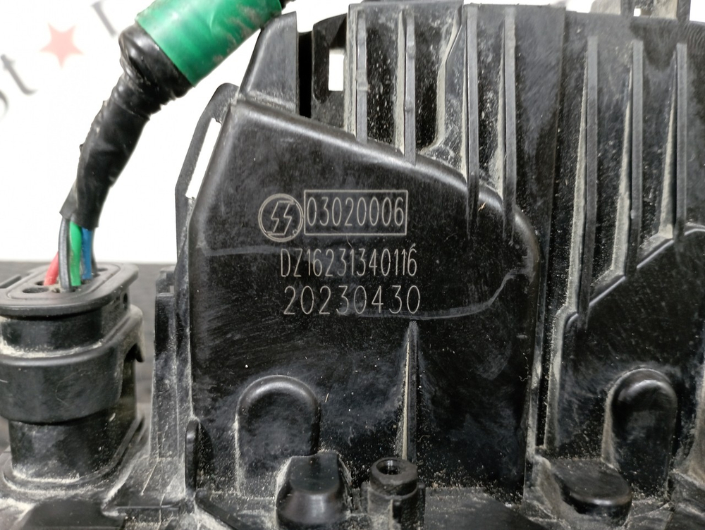 Замок двери правой 2023г.