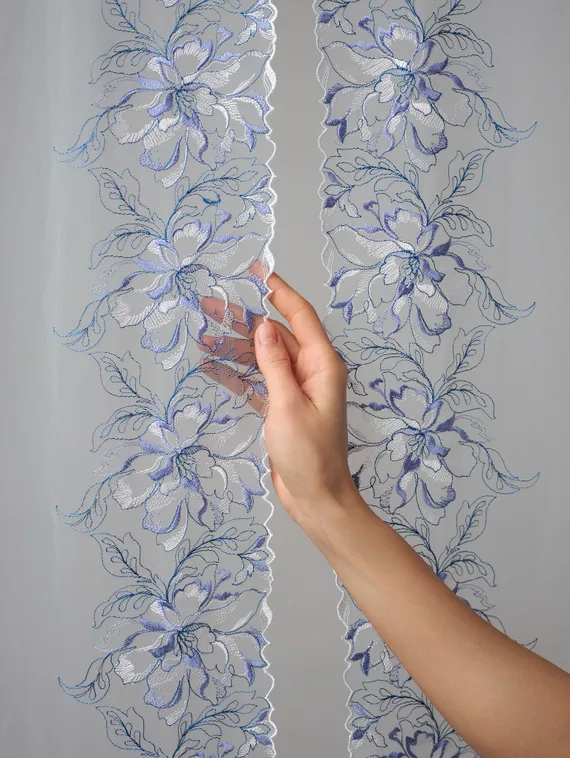 05-168 ОПТ Вышивка на неэл. сетке 21 см, голубой/св.серый/синий (правая)