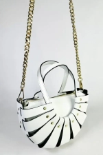 Женская белая сумка из натуральной кожи