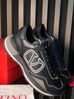 Кроссовки Valentino