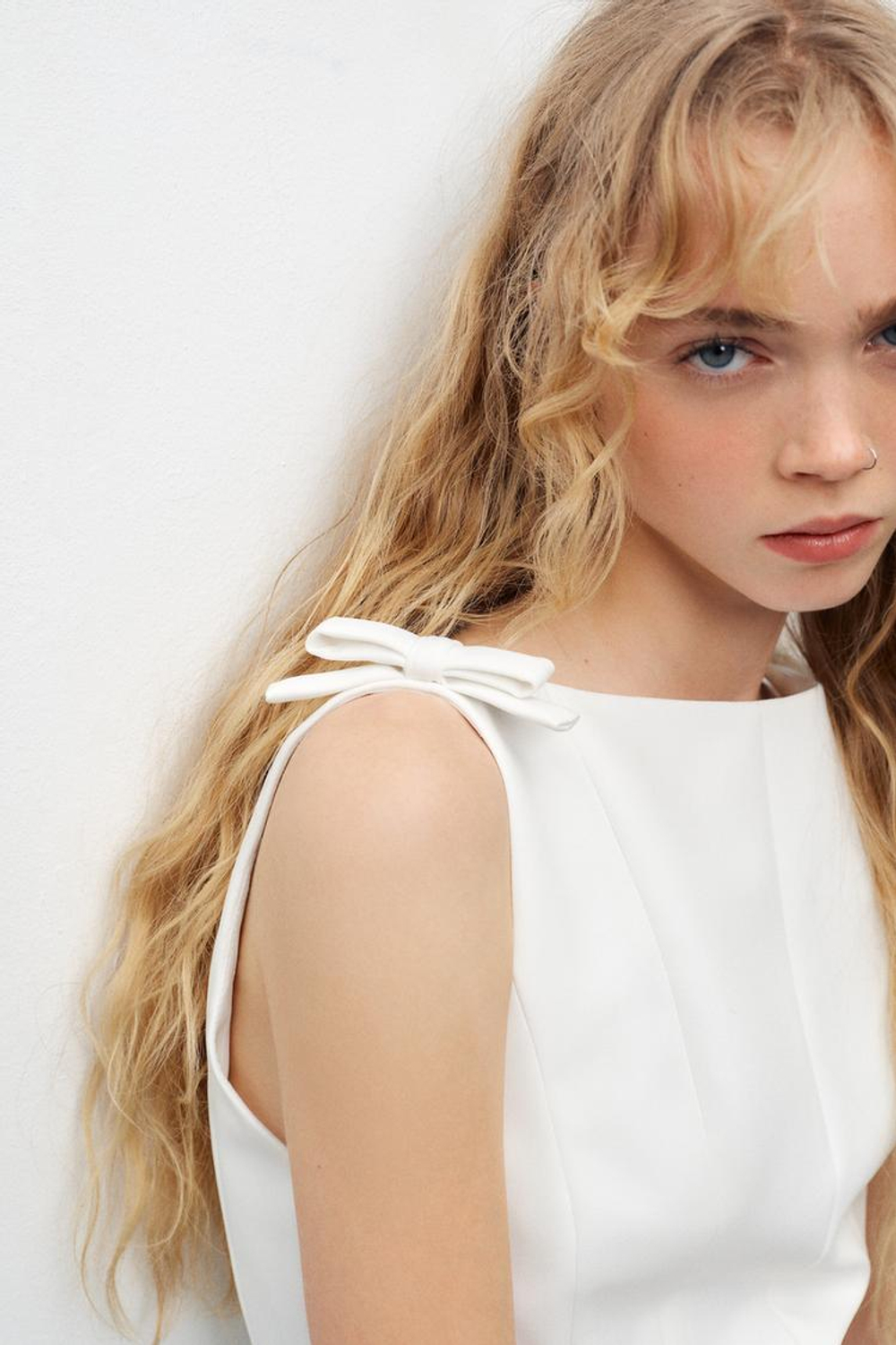 ZARA ТОП С БАСКОЙ И БАНТАМИ, БЕЛЫЙ