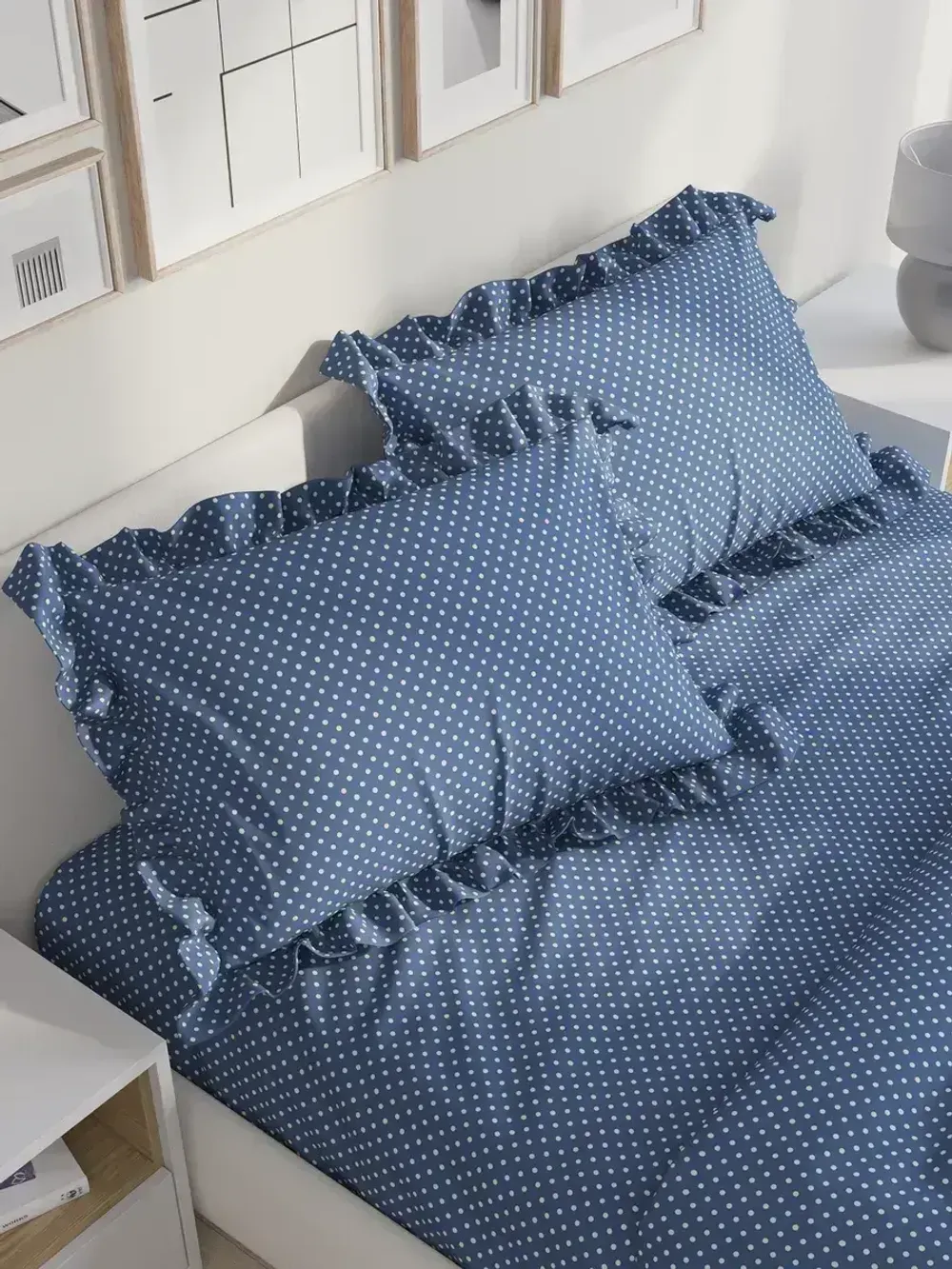 Декоративная наволочка с рюшами, оборками "Ассоль" 40х60 см, 1 шт, без молнии