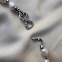 Колье «Белое отражение» — с натуральным жемчугом