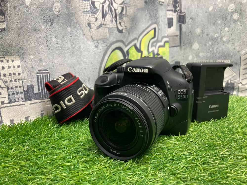 Canon 550D kit 18-55mm 3.5-5.6 IS II 21.000 кадров