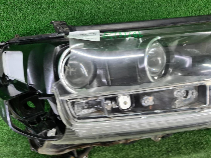 Битая Фара правая Land Cruiser 200 (2015-2021) LED Black