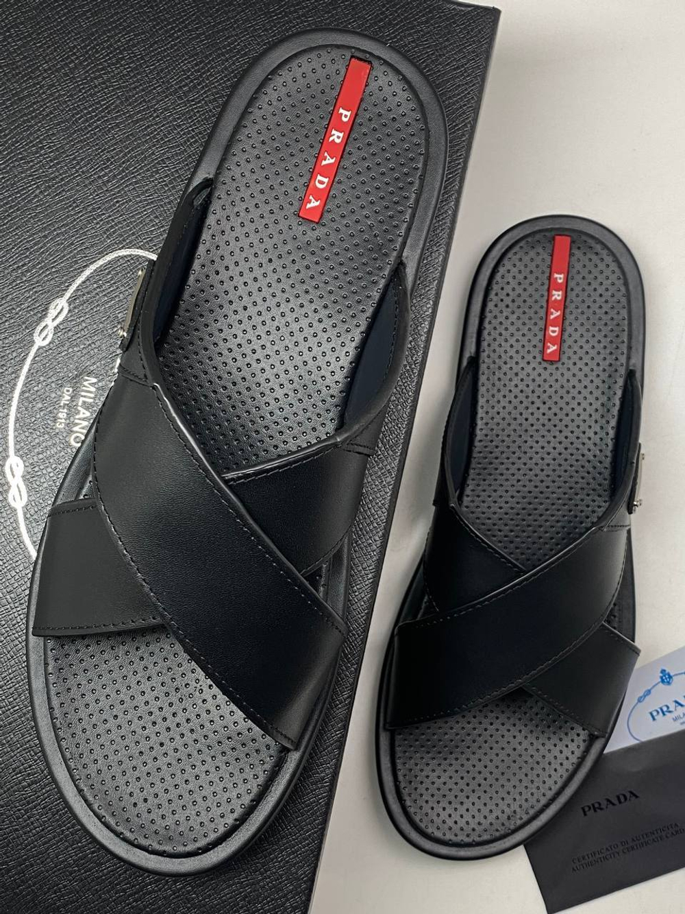 Шлёпанцы Prada