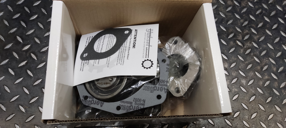 Водяная помпа RE523169