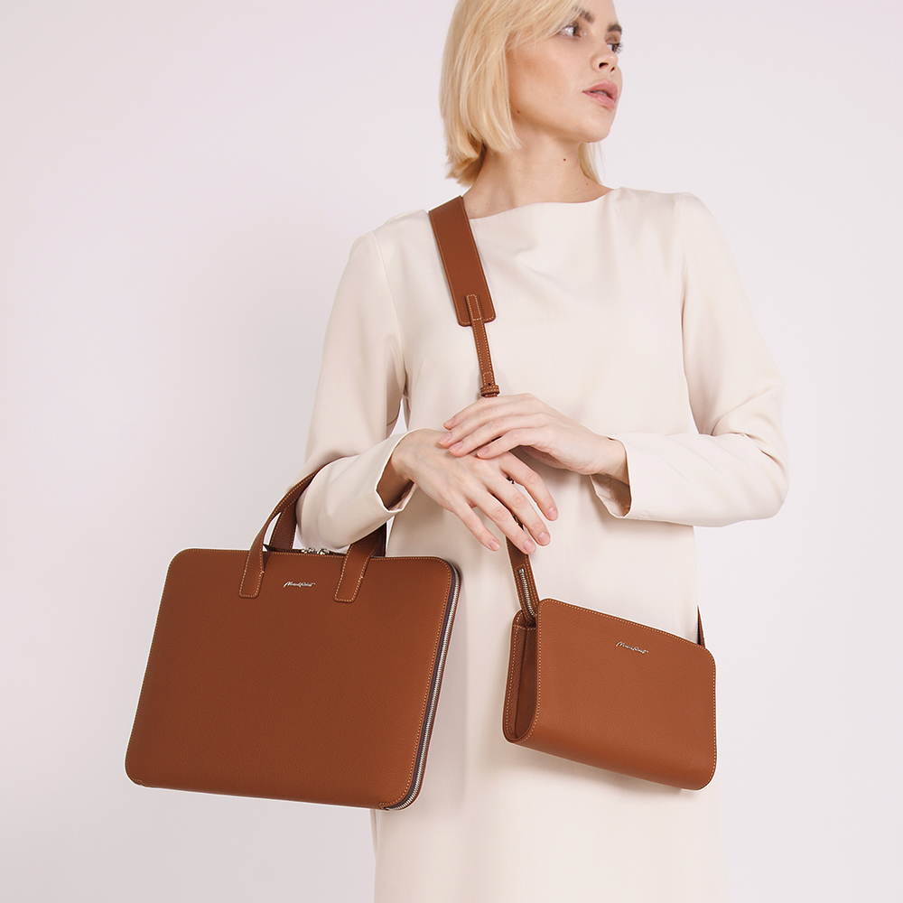 Женская сумка Emilie из кожи теленка цвета карамель