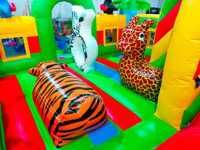 Коммерческий надувной батут "Сафари-джунгли ЭКСТРА", 5*5*2,5 м