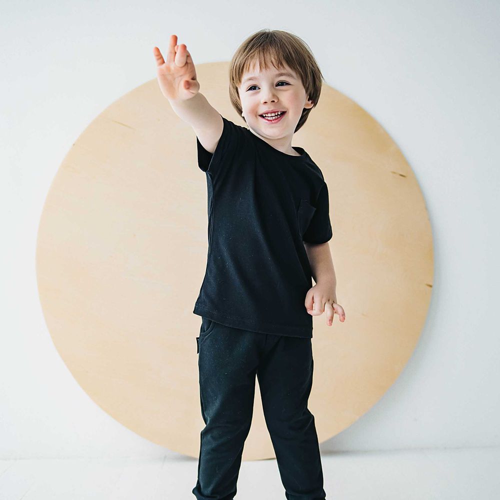 Футболка базовая "Уголь" с карманом