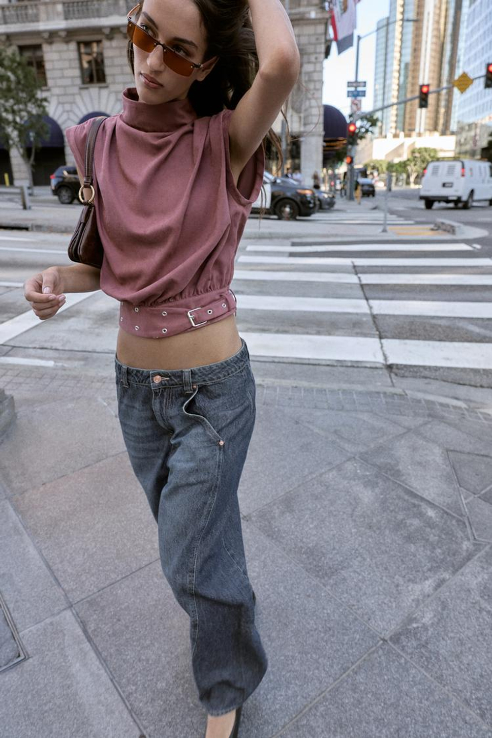 ZARA ТОП ИЗ ИСКУССТВЕННОЙ ЗАМШИ С ПРЯЖКОЙ, МАРСАЛА