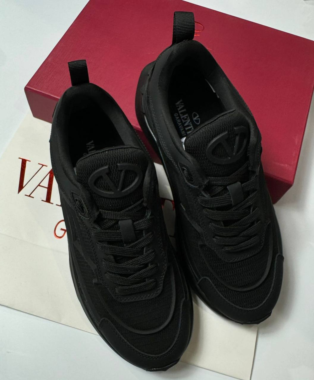 Кроссовки Valentino