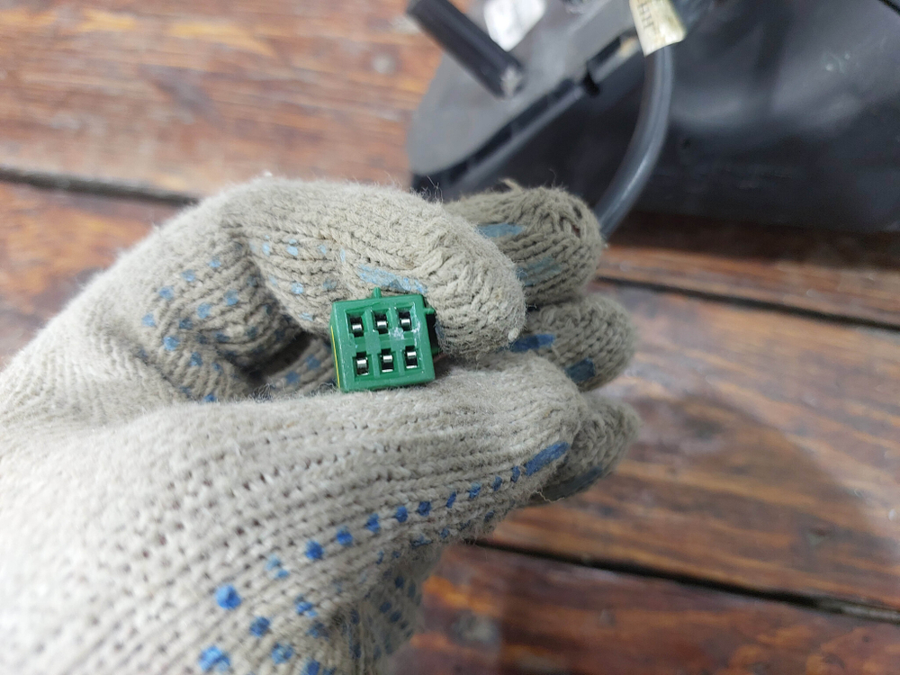 Зеркало правое 6 Pin (контактов) LADA Granta 18-нв Б/У Оригинал 21910820100421