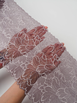 Эластичное кружево крокус с молочным ширина 22 см