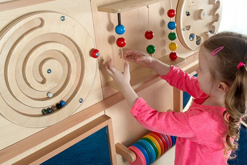 Тактильно-развивающая панель Магнитные шарики