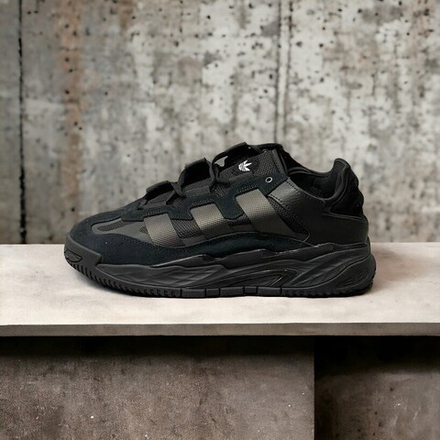 Adidas Niteball • Total Black