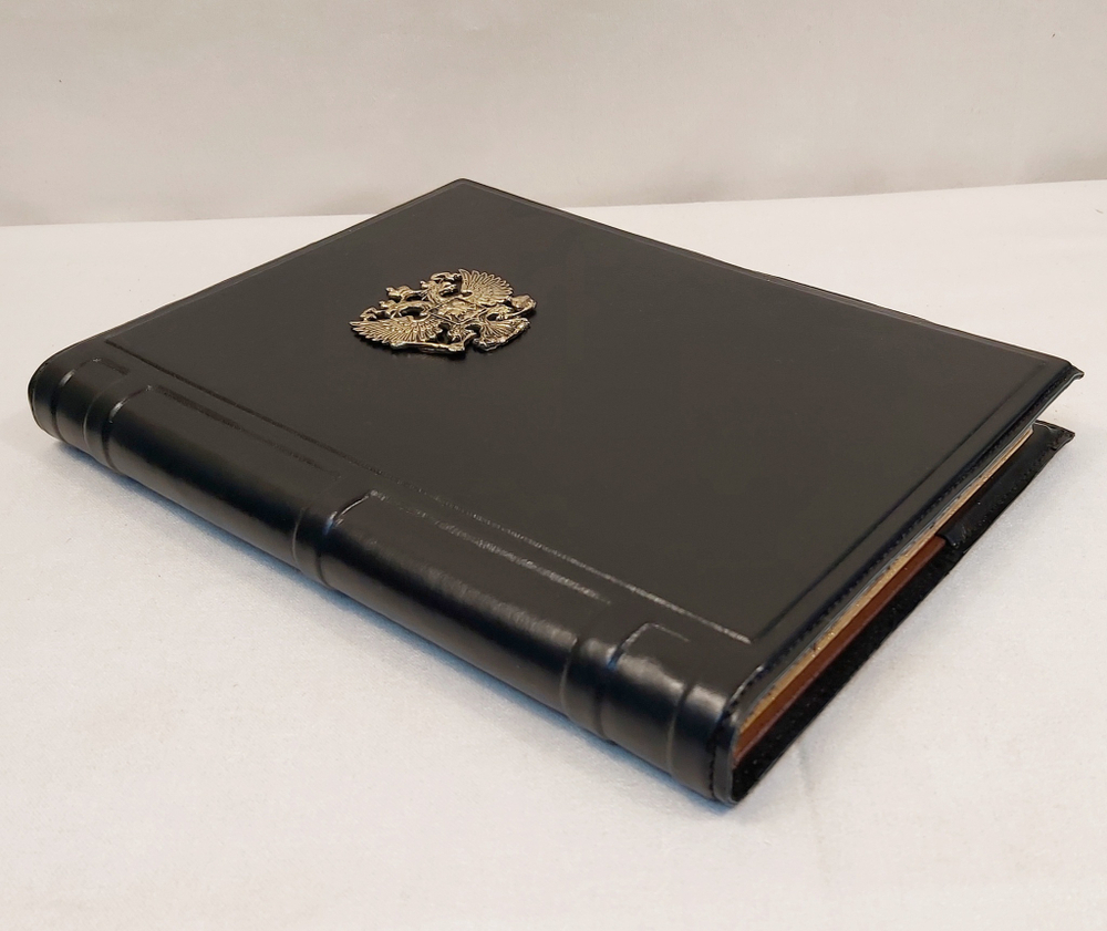 Ежедневник А5 «Герб России»  в обложке из натуральной кожи
