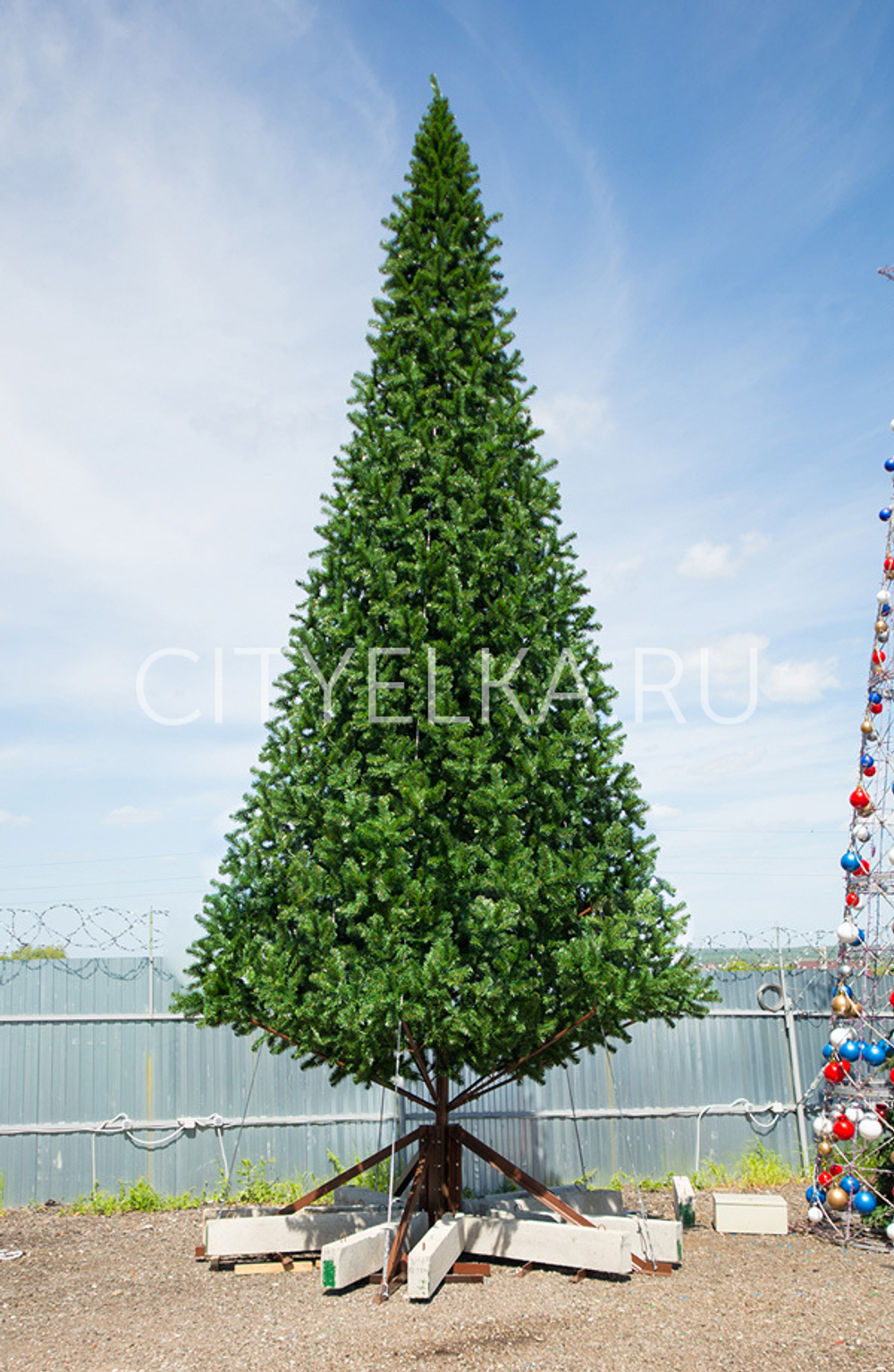 Сосна уличная искусственная "Альпийская" ствольная