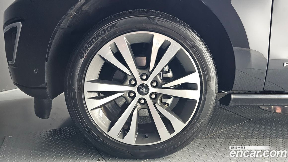 Ford Expedition Platinum 4WD (10.2021)