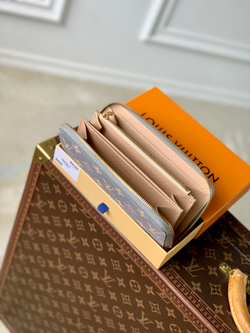 Louis Vuitton Zippy Wallet
