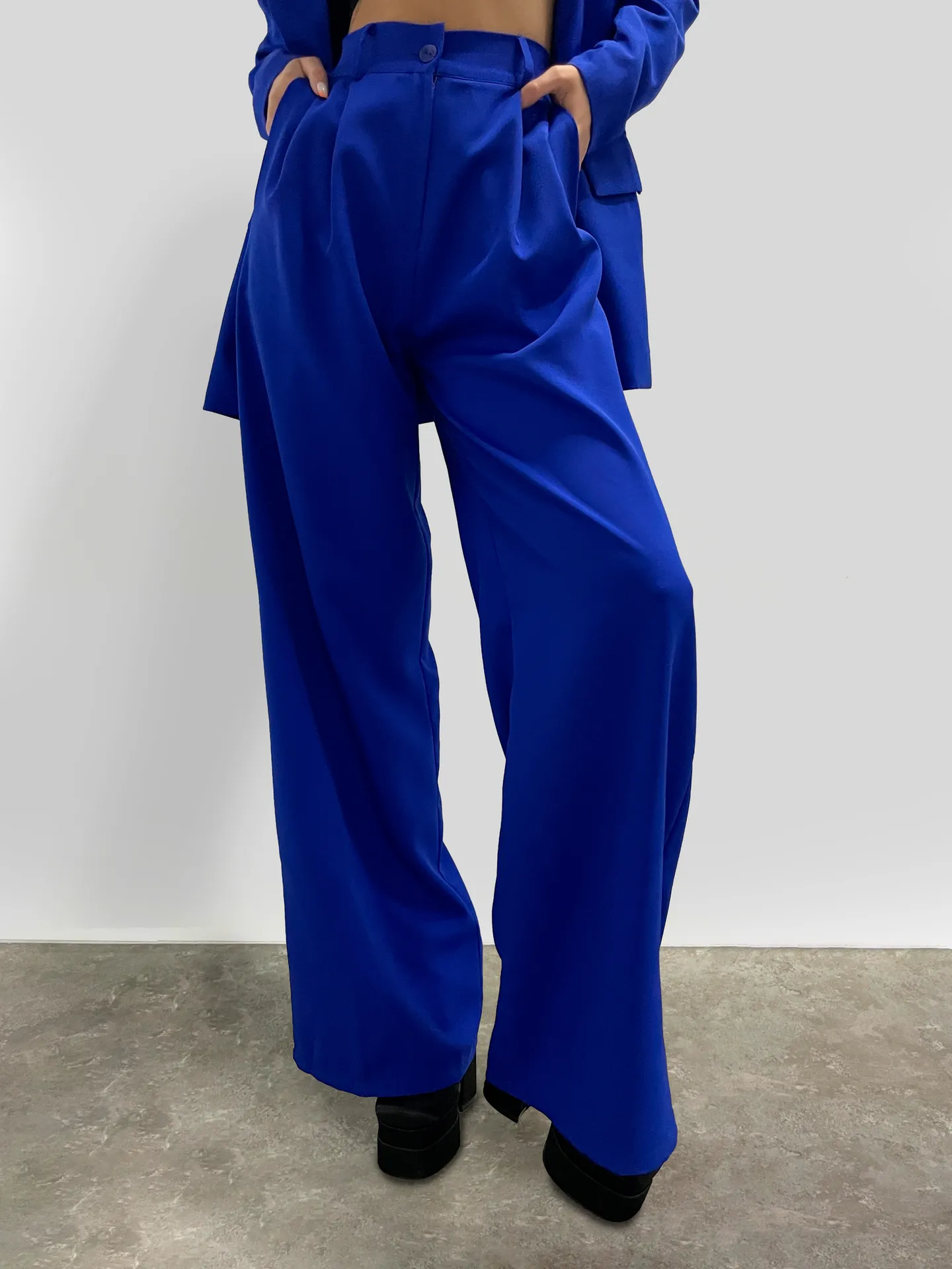 Костюм классический Classik Style 42 из двубортного пиджака и брюк-палаццо\Синий шоурум