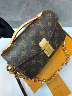 Сумка Louis Vuitton Pochette Métis East West