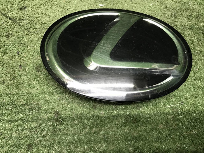 Эмблема решетки радиатора Lexus RX 4 (2019-2022)