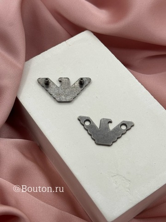 Металлический логотип Арман.