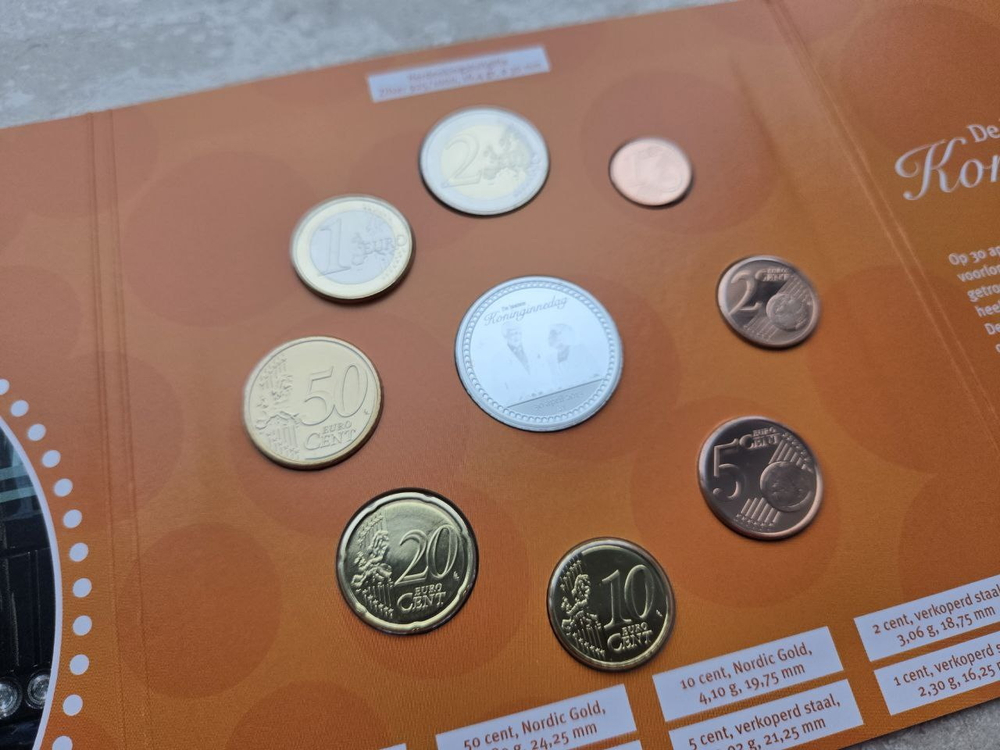 Netherlands 2013 BU Theme Set – The Last Queen's Day with Silver Medal