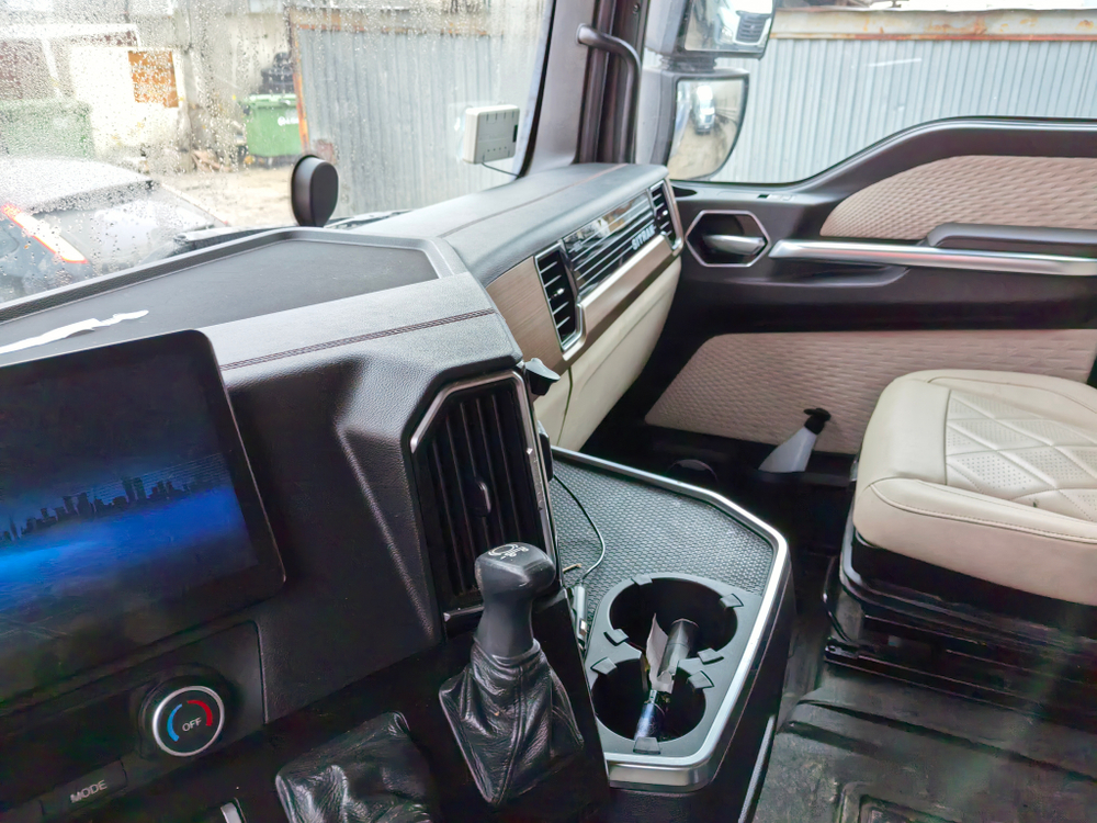 SITRAK C7H 6x4 Седельный тягач ZZ4256V364HE (Дизельный, 12,4 л, 540 л.с., АТ)