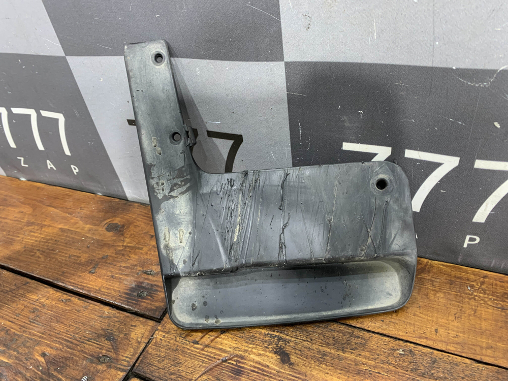 Брызговик передний правый Lexus UX 18-нв Б/У Оригинал PK38976K00F1