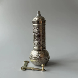 Мельница "Kesem" ручная с ложкой для специй, перца, соли 12 см/ACAR. Турция (медный)