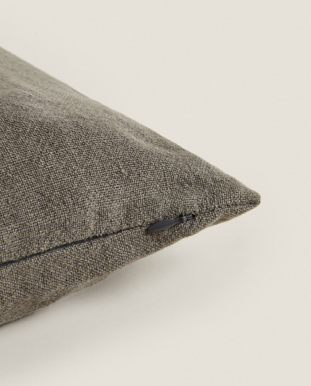 ZARA HOME ЛЬНЯНОЙ ЧЕХОЛ ДЛЯ ДЕКОРАТИВНОЙ ПОДУШКИ, ТЕМНО-СЕРЫЙ