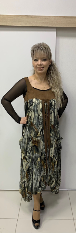 Длинное нарядное платье-двойка с оригинальным принтом