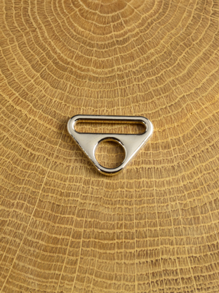 Треугольные пряжки