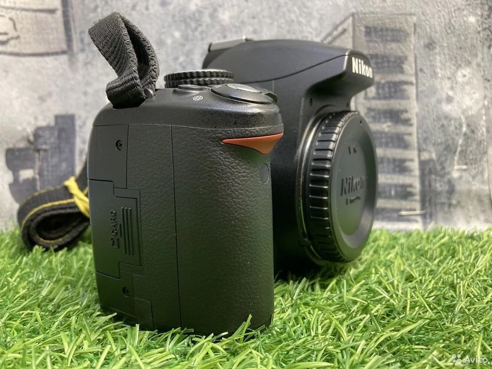 Nikon D3000 + 18-55mm 15190 кадров Покупка/Продажа