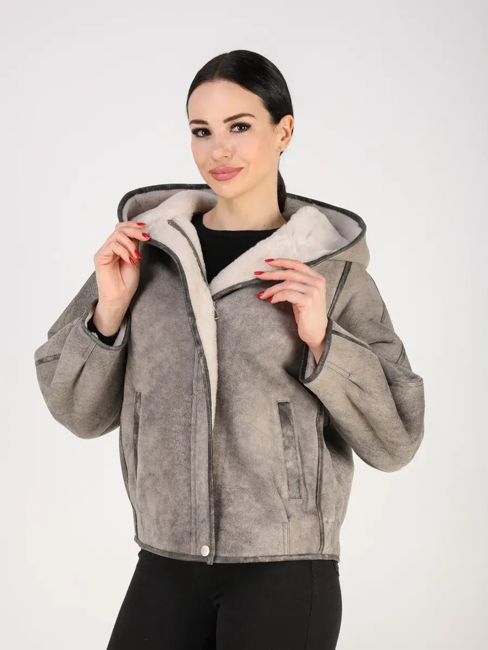 Дубленка зимняя натуральная короткая куртка с капюшоном