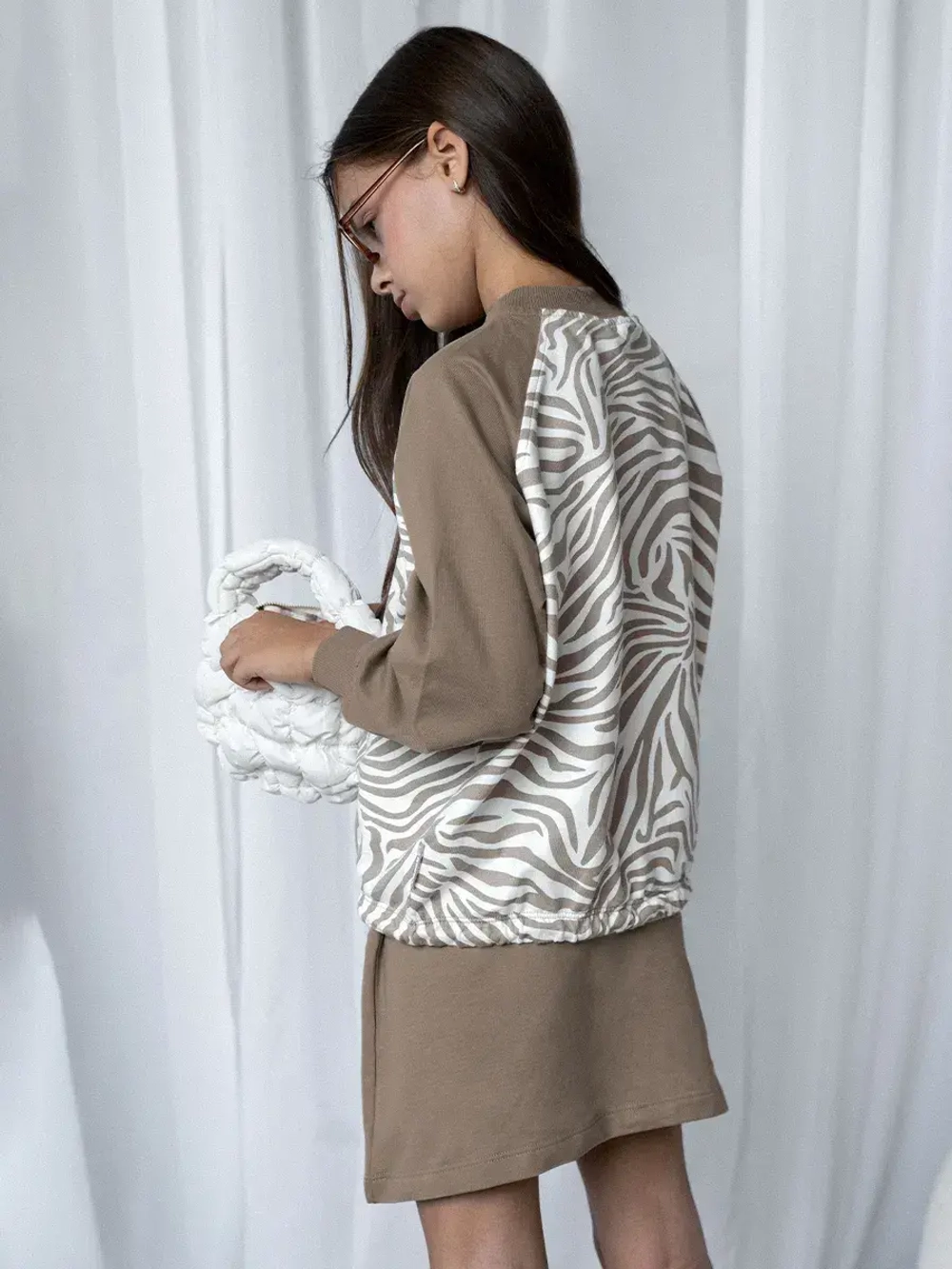 Костюм для девочки с юбкой осенний