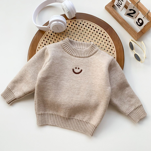 Свитер бо чеҳраи хандон