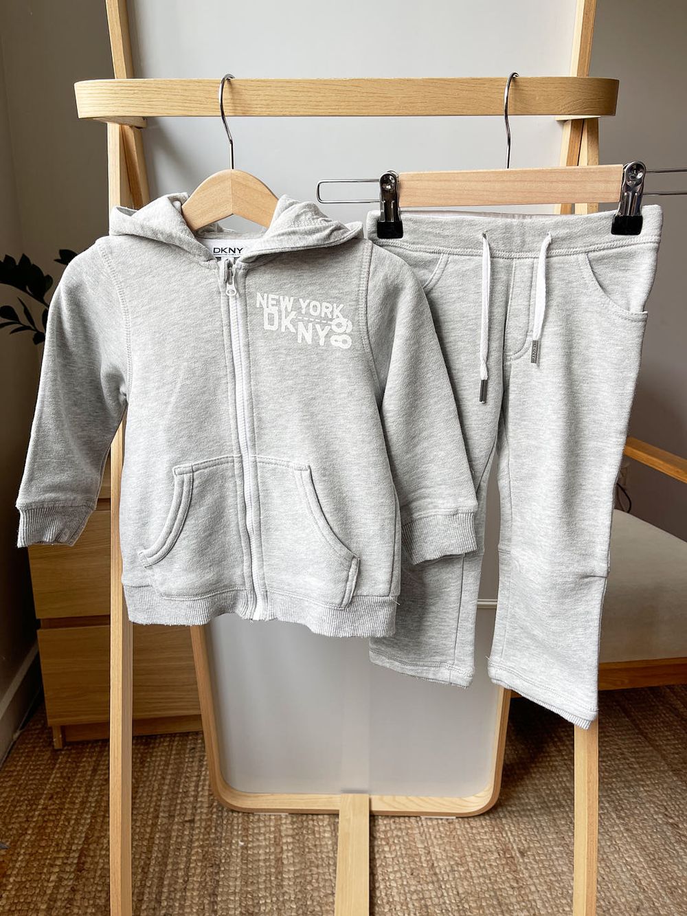 Спортивный костюм DKNY, 92