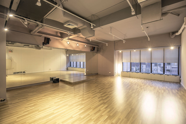 <span class="sc-efBctP gcivou">Танцевальная студия "В моменте" — мир движения и творчества</span>