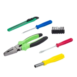 Набор инструментов 11пр.(биты:PH1,2,3,SL4,5,6мм,отвертка-битодержатель 120мм,отвертки:PH0х65мм,SL3х65мм,нож канцелярский,плоскогубцы 165мм),в блистере Помощник 333