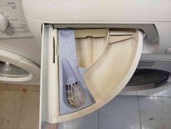 Стиральная машина Hotpoint Ariston 5 кг ARSF105 б/у