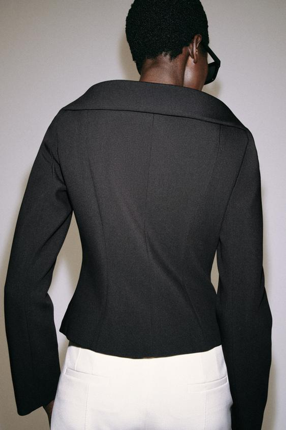 ZARA БЛЕЙЗЕР ПРИТАЛЕННОГО КРОЯ — ZW COLLECTION, ЧЕРНЫЙ